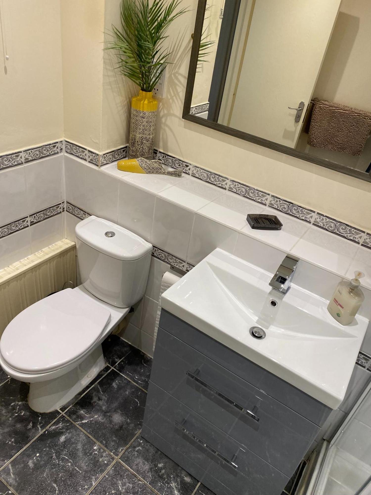 River Courtyard Apartment In The Heart Of Stneots Saint Neots Eksteriør bilde