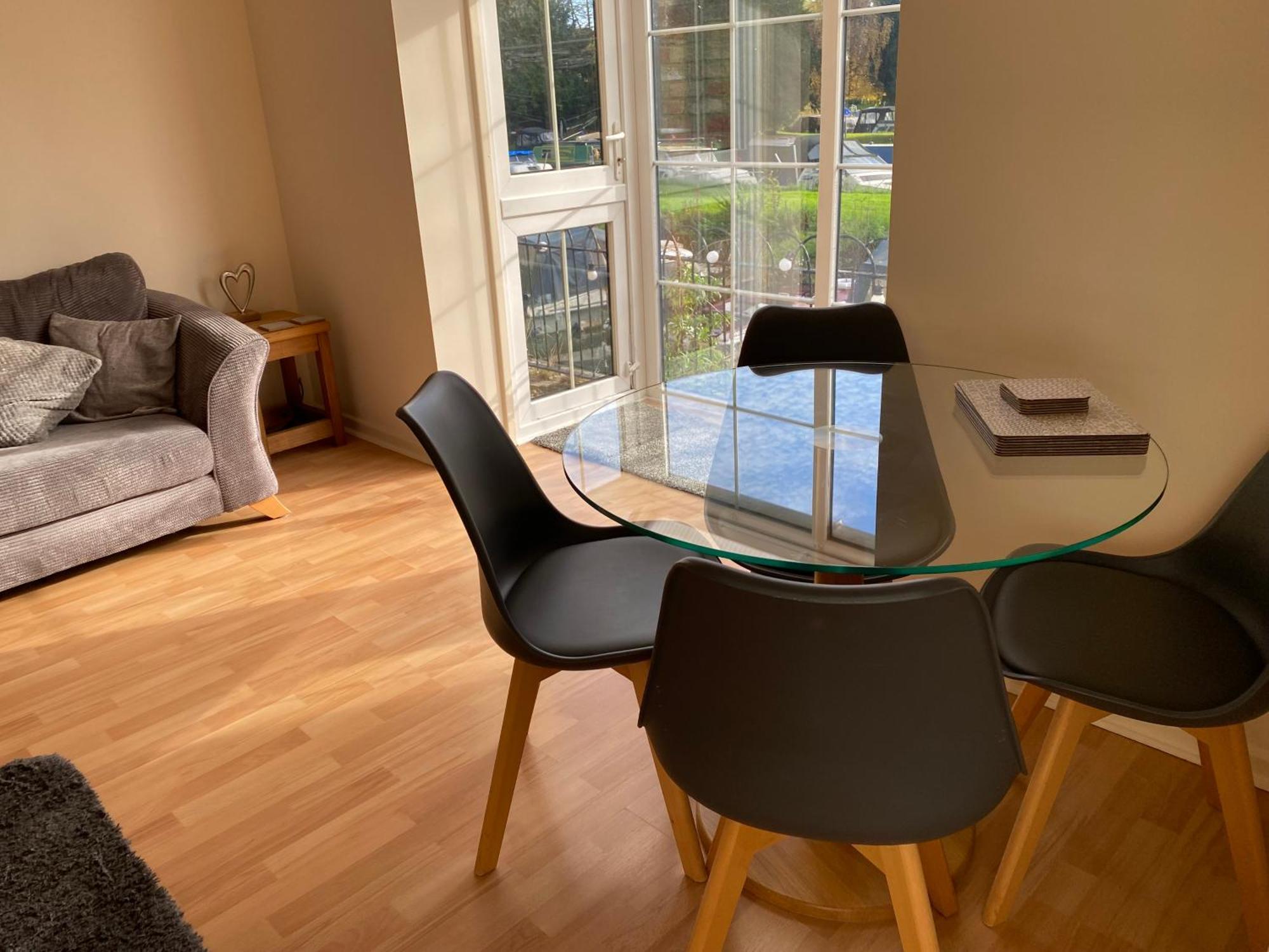River Courtyard Apartment In The Heart Of Stneots Saint Neots Eksteriør bilde