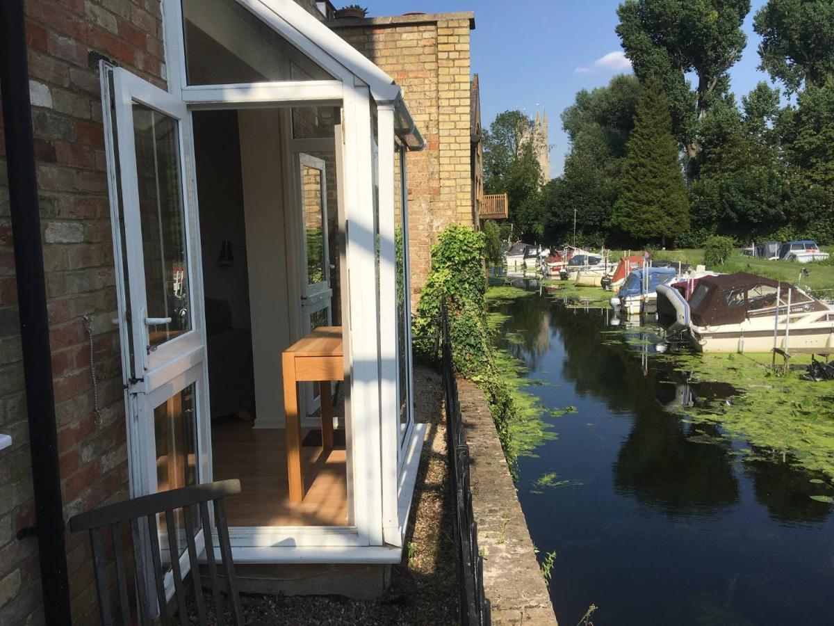 River Courtyard Apartment In The Heart Of Stneots Saint Neots Eksteriør bilde